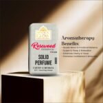 Infographic showing fragrance pyramid: Top notes – rose, bergamot; middle – rosewood, geranium; base – musk, amber, sandalwood.