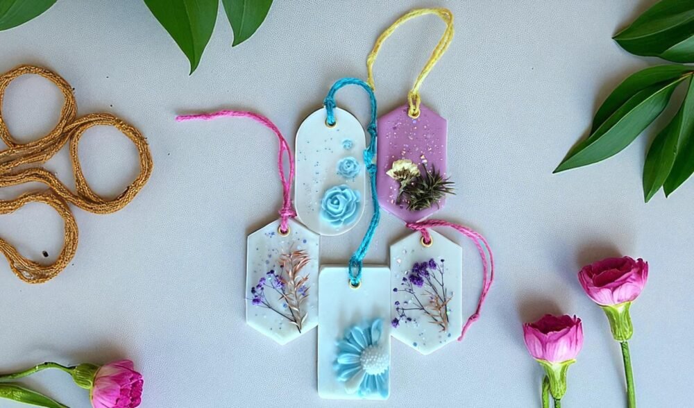 festive wax sachets for gifting in decorative packaging