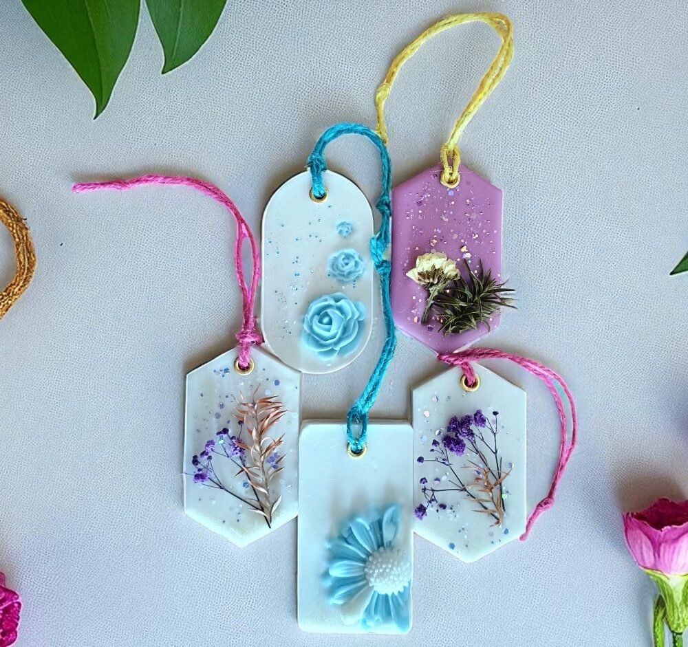 festive wax sachets for gifting in decorative packaging